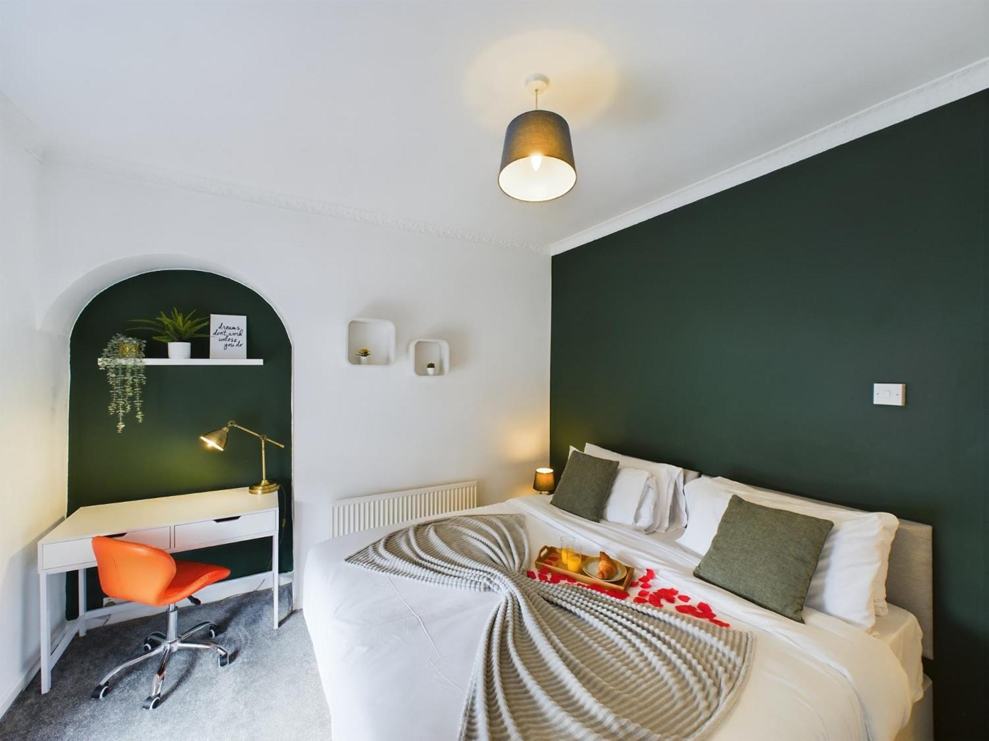 Charming Apartments - Cosy Retreat - Short Drive To City Centre - Free Parking Ливърпул Екстериор снимка